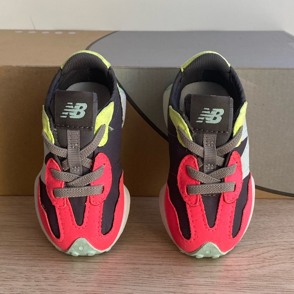 New Balance 327 Toddler Sneakers - SZ 4 C - Picture 1 of 16